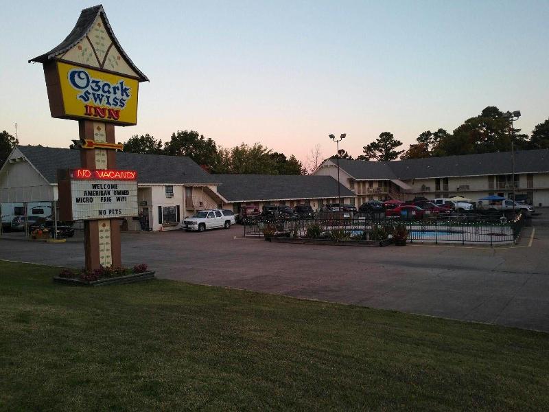 Carolyn's Ozark Swiss Inn