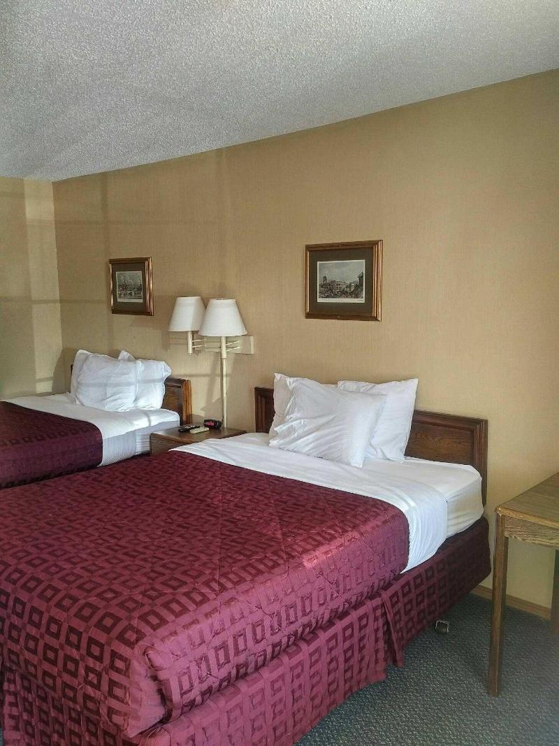 Carolyn's Ozark Swiss Inn