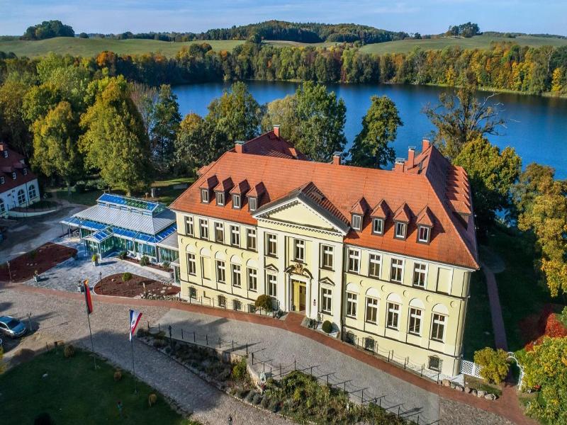 Schloß Schorssow image
