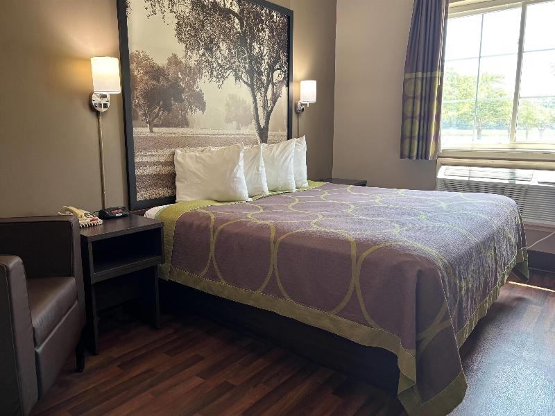 Super 8 by Wyndham Grayville image