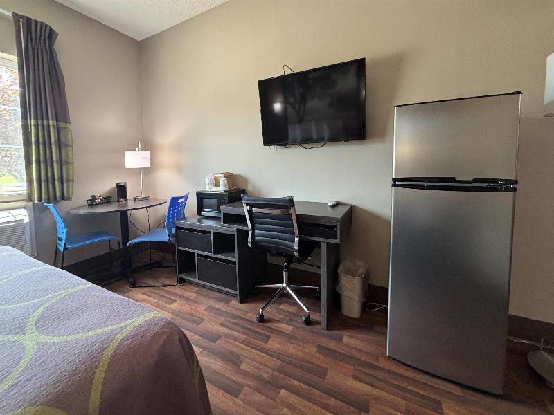 Super 8 by Wyndham Grayville image
