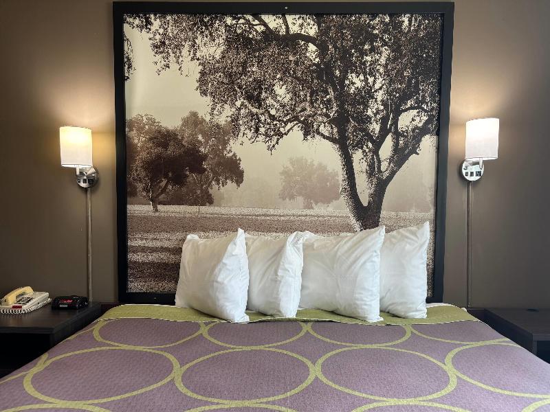Super 8 by Wyndham Grayville image