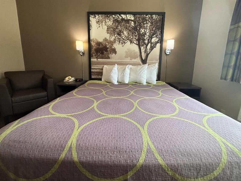 Super 8 by Wyndham Grayville image