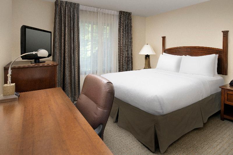 Staybridge Suites North Brunswick 4