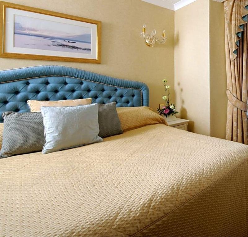 Riviera image