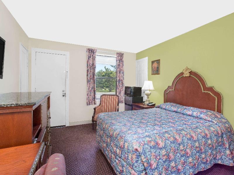 Knights Inn Emporia image