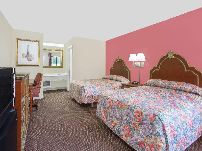 Knights Inn Emporia image