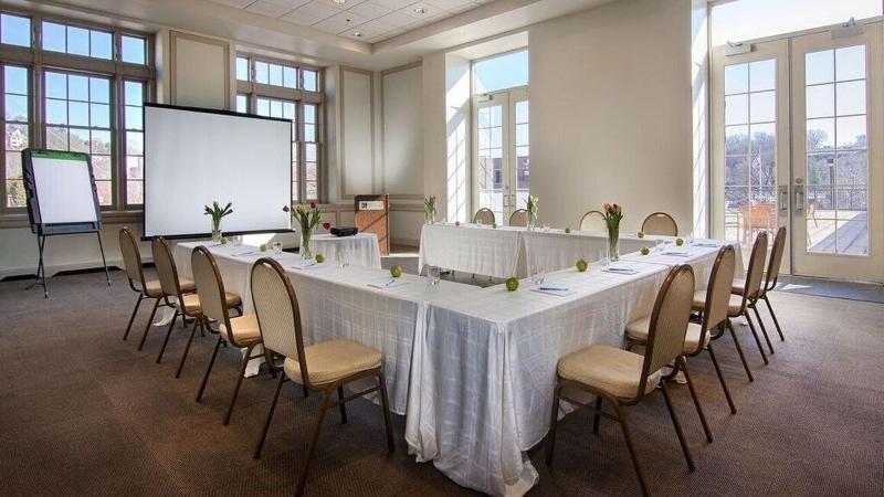Grand Eastonian Suites Hotel image