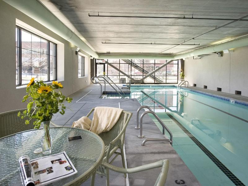 Grand Eastonian Suites Hotel image
