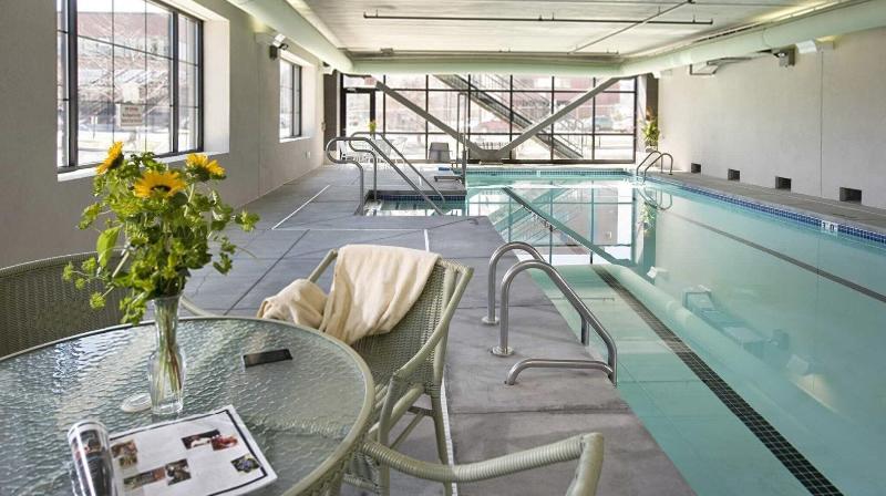 Grand Eastonian Suites Hotel image