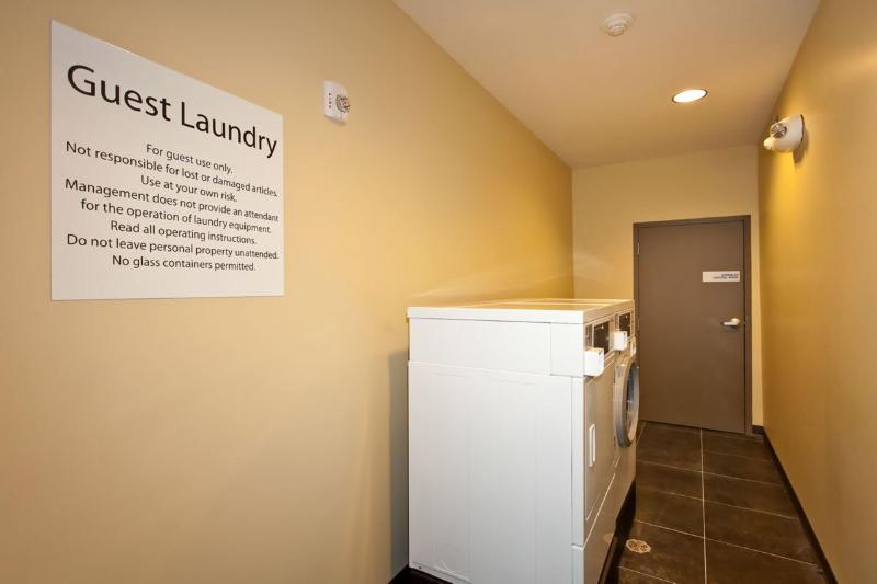 Holiday Inn Express Hotel & Suites Newton image