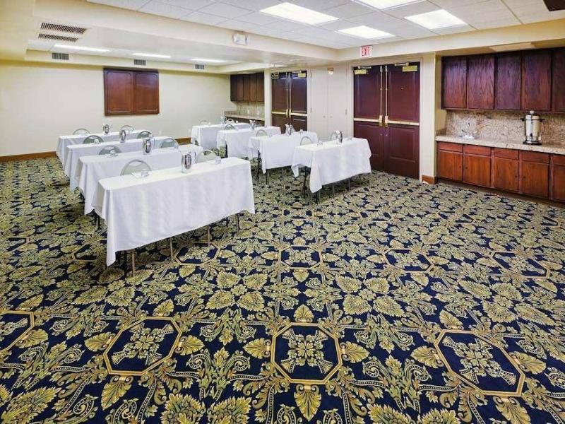 Radisson Hotel El Paso Airport image