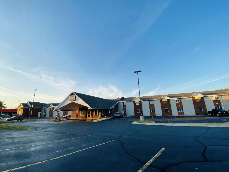 Fleetwood Inn Suites image