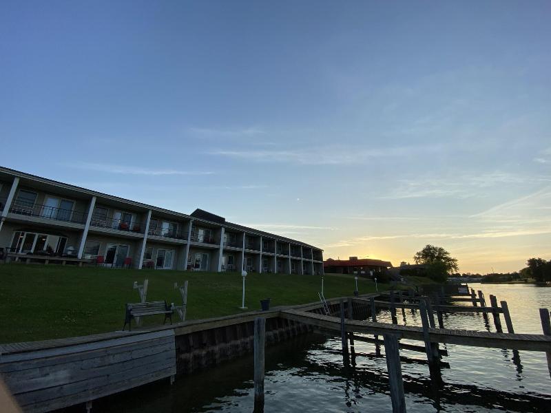 Fleetwood Inn Suites image