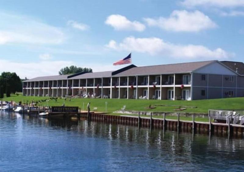 Fleetwood Inn Suites image
