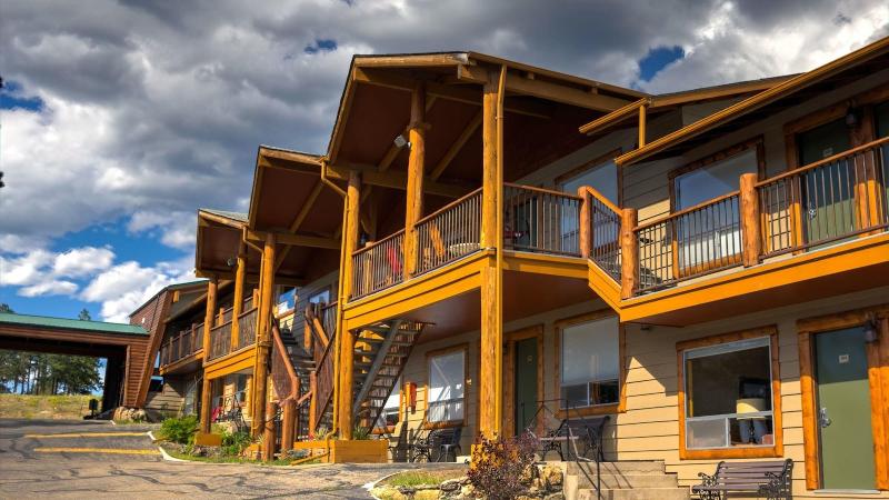 Tyrol Mountain Inn image