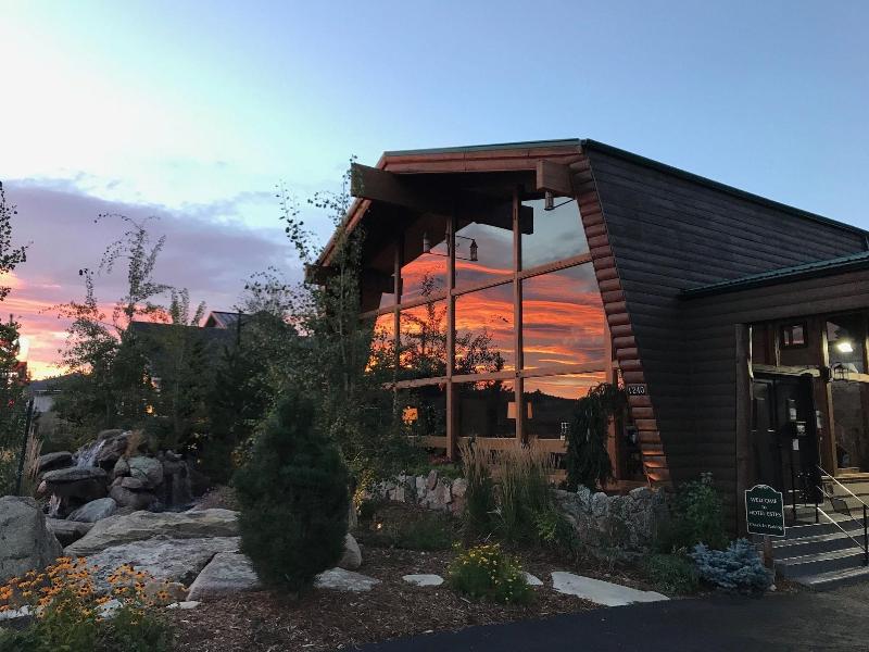 Tyrol Mountain Inn image