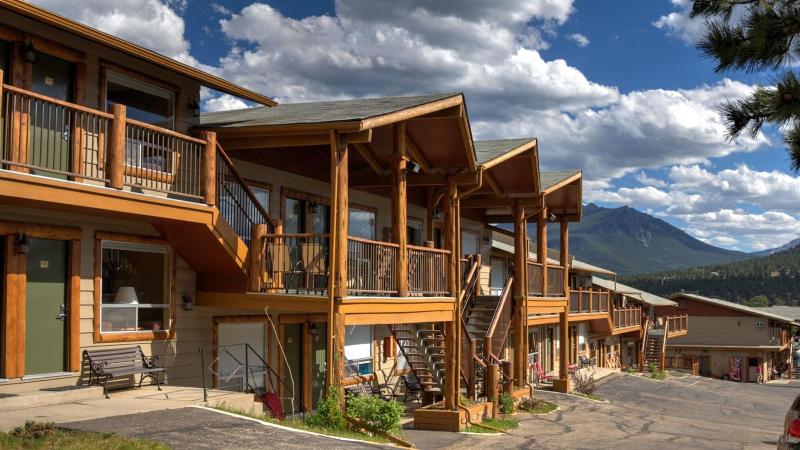 Tyrol Mountain Inn image