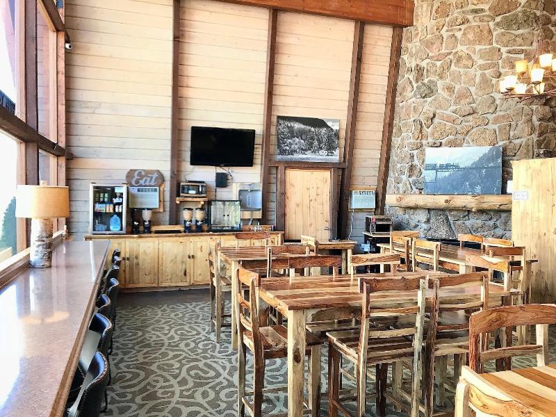 Tyrol Mountain Inn image