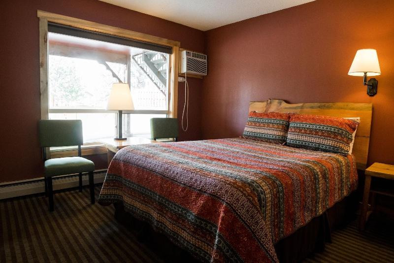 Tyrol Mountain Inn image