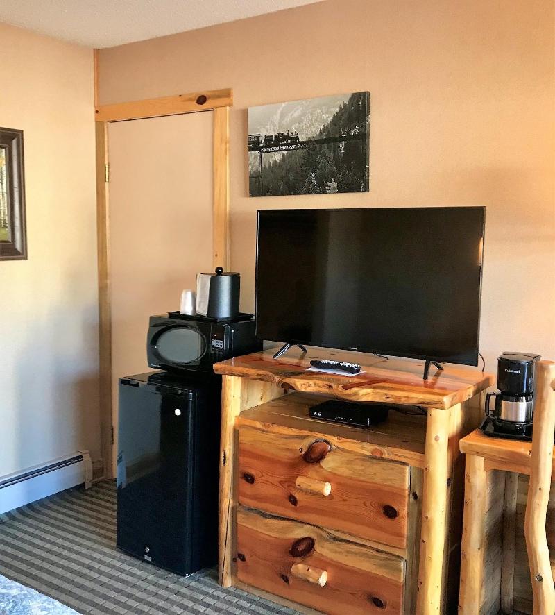 Tyrol Mountain Inn image