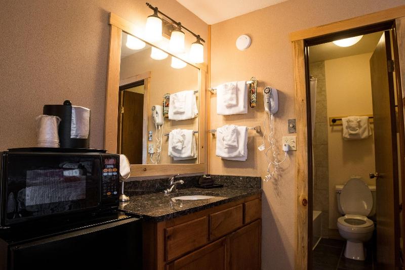 Tyrol Mountain Inn image