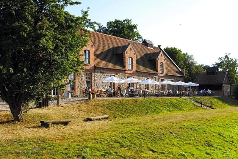 Schloss & Gutspark Ulrichshusen image