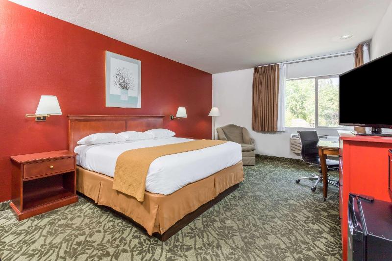 Days Inn by Wyndham Eugene Downtown/University image