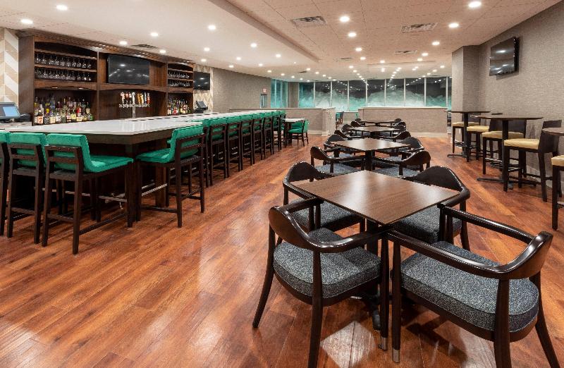 Holiday Inn Marquette image