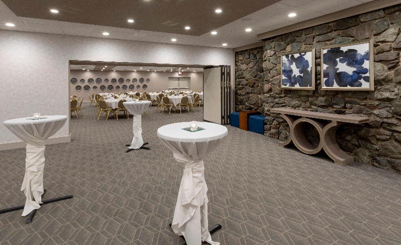 Holiday Inn Marquette image