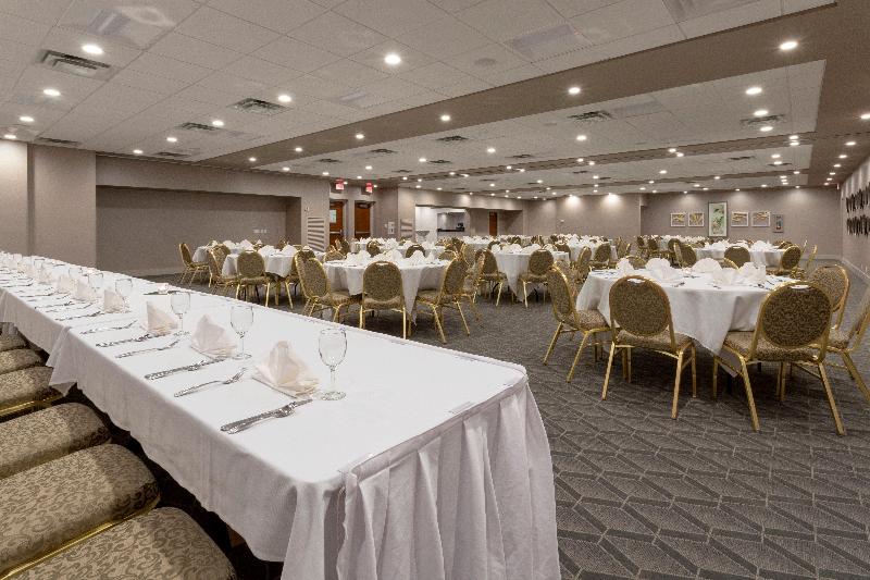 Holiday Inn Marquette image