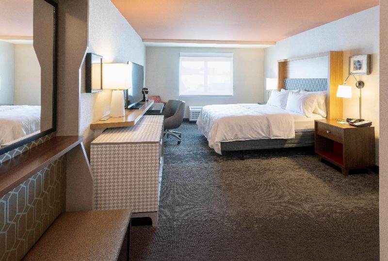 Holiday Inn Marquette image