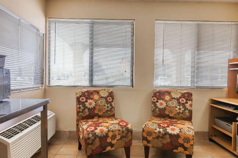 Days Inn by Wyndham Elkton Newark Area