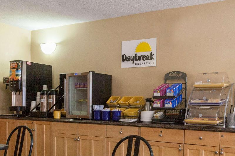 Days Inn by Wyndham Elkton Newark Area image