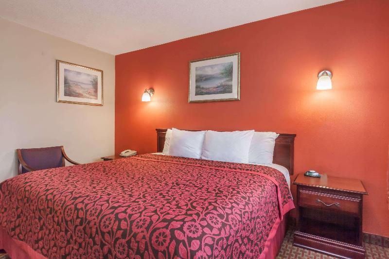 Days Inn by Wyndham Elkton Newark Area image