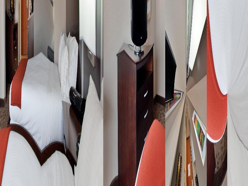 Holiday Inn Express Saint Robert - Leonard Wood image
