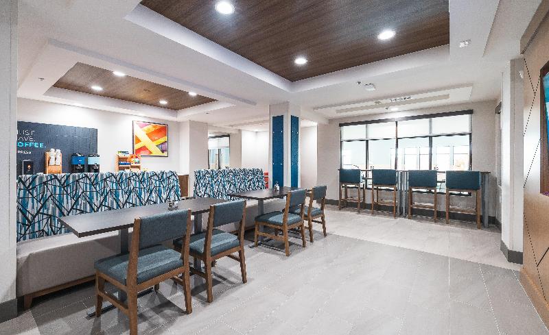 Holiday Inn Express Saint Robert - Leonard Wood image