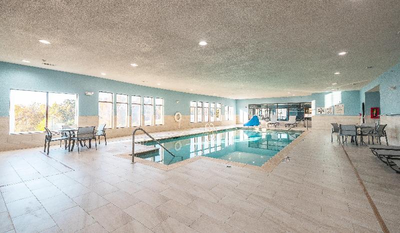 Holiday Inn Express Saint Robert - Leonard Wood image