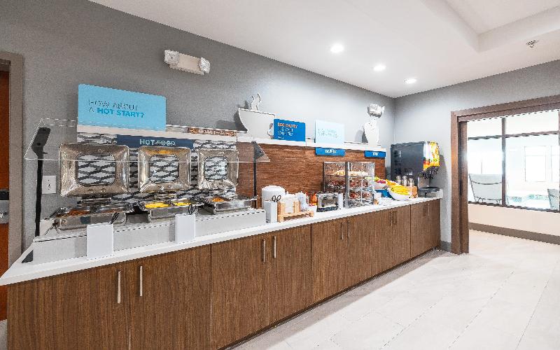 Holiday Inn Express Saint Robert - Leonard Wood image