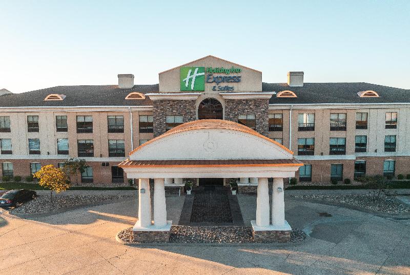 Holiday Inn Express Saint Robert - Leonard Wood image