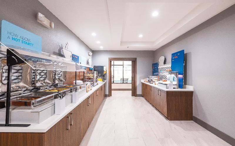 Holiday Inn Express Saint Robert - Leonard Wood image