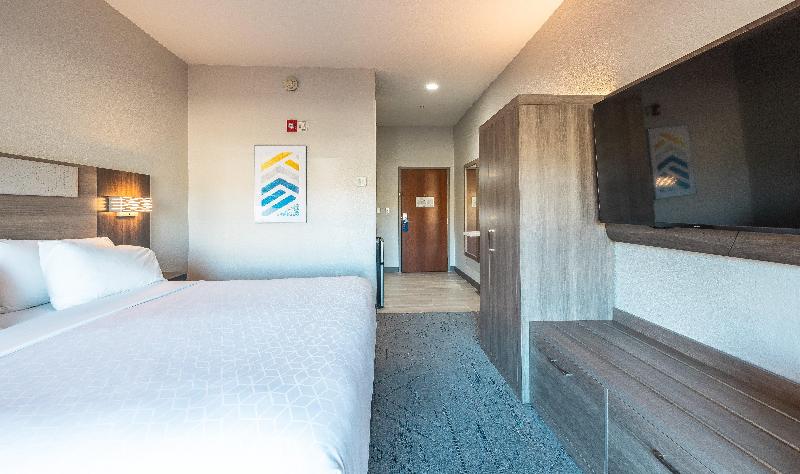 Holiday Inn Express Saint Robert - Leonard Wood image