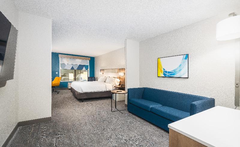Holiday Inn Express Saint Robert - Leonard Wood image