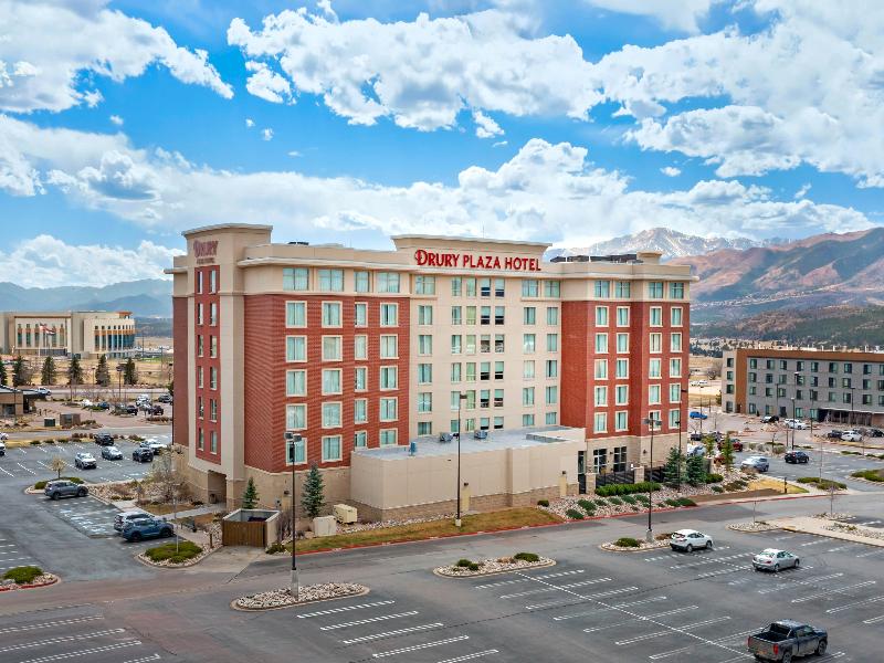 Drury Inn Pikes Peak Colorado Springs — exterior view