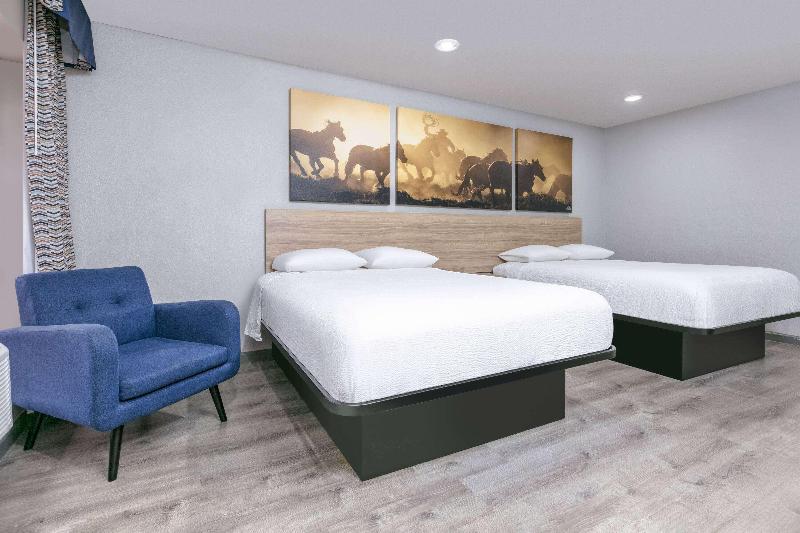 Days Inn by Wyndham South Fort Worth image