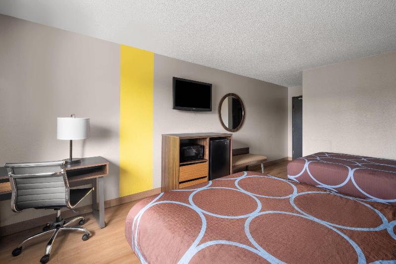 Super 8 by Wyndham Farmville image