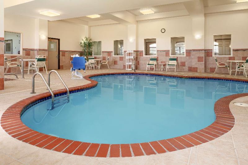 Hotel Country Inn & Suites, Findlay
