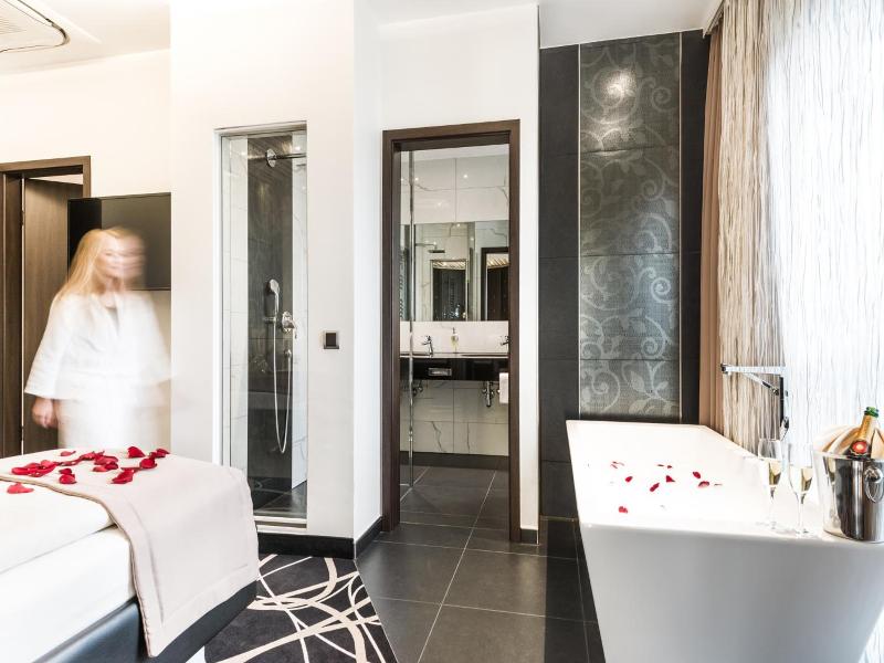 Bäder Parkhotel & Sieben Welten Terme & Spa Resort image