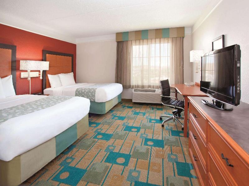 2 Double Beds, Mobility/Hearing Impaired Accessible Room, Bathtub w/ Grab Bars,