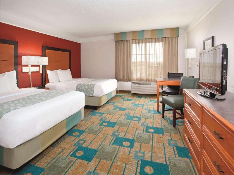 2 Double Beds, Deluxe Room, Non-Smoking